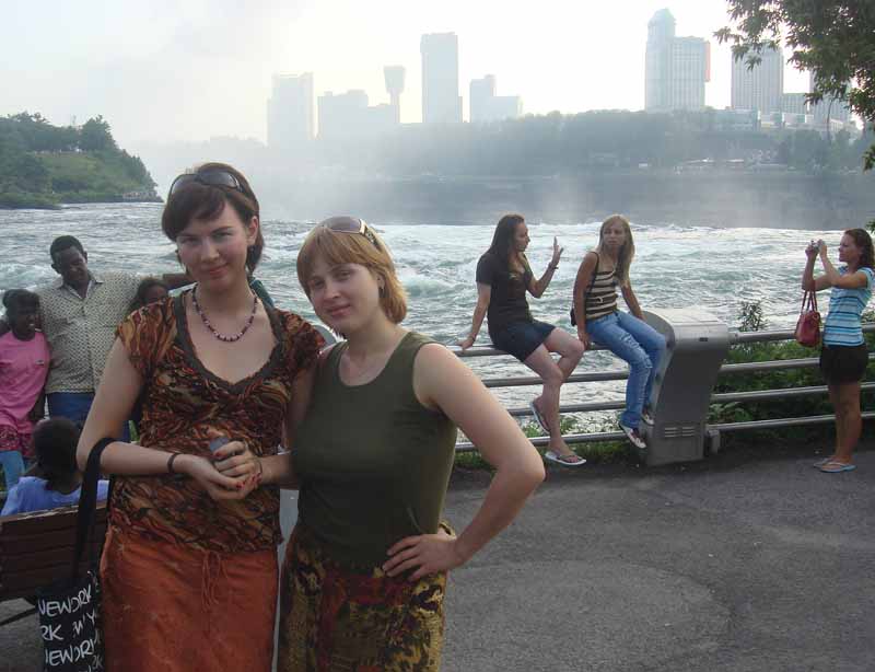 International students visiting Niagara
