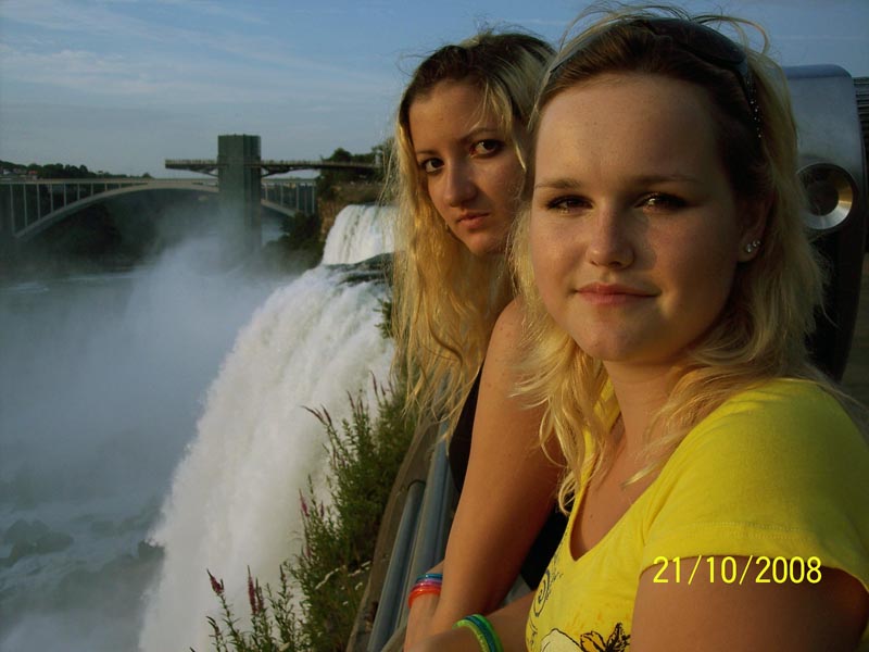 Masha and Yulia, Falls