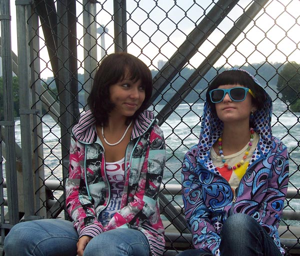 Two girls in front of Horsheshoe Falls